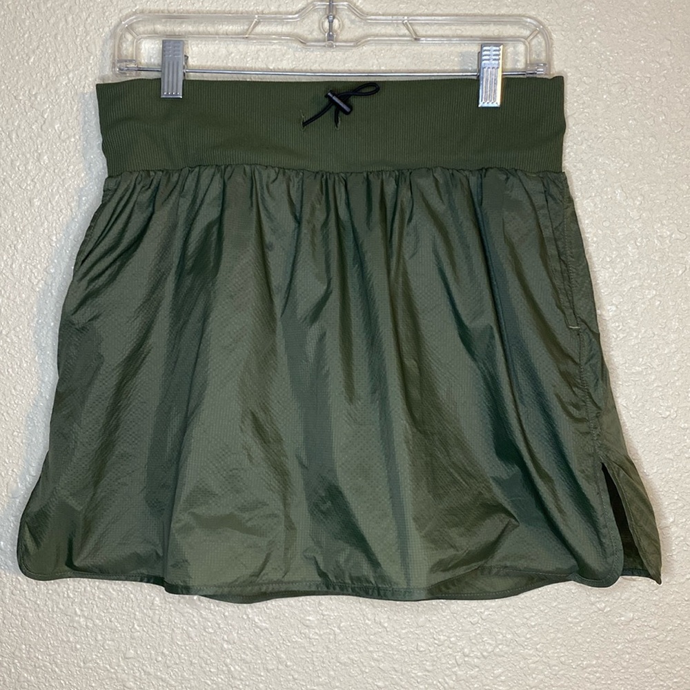 Sincerely Jules Green Nylon Skort Size M Preloved